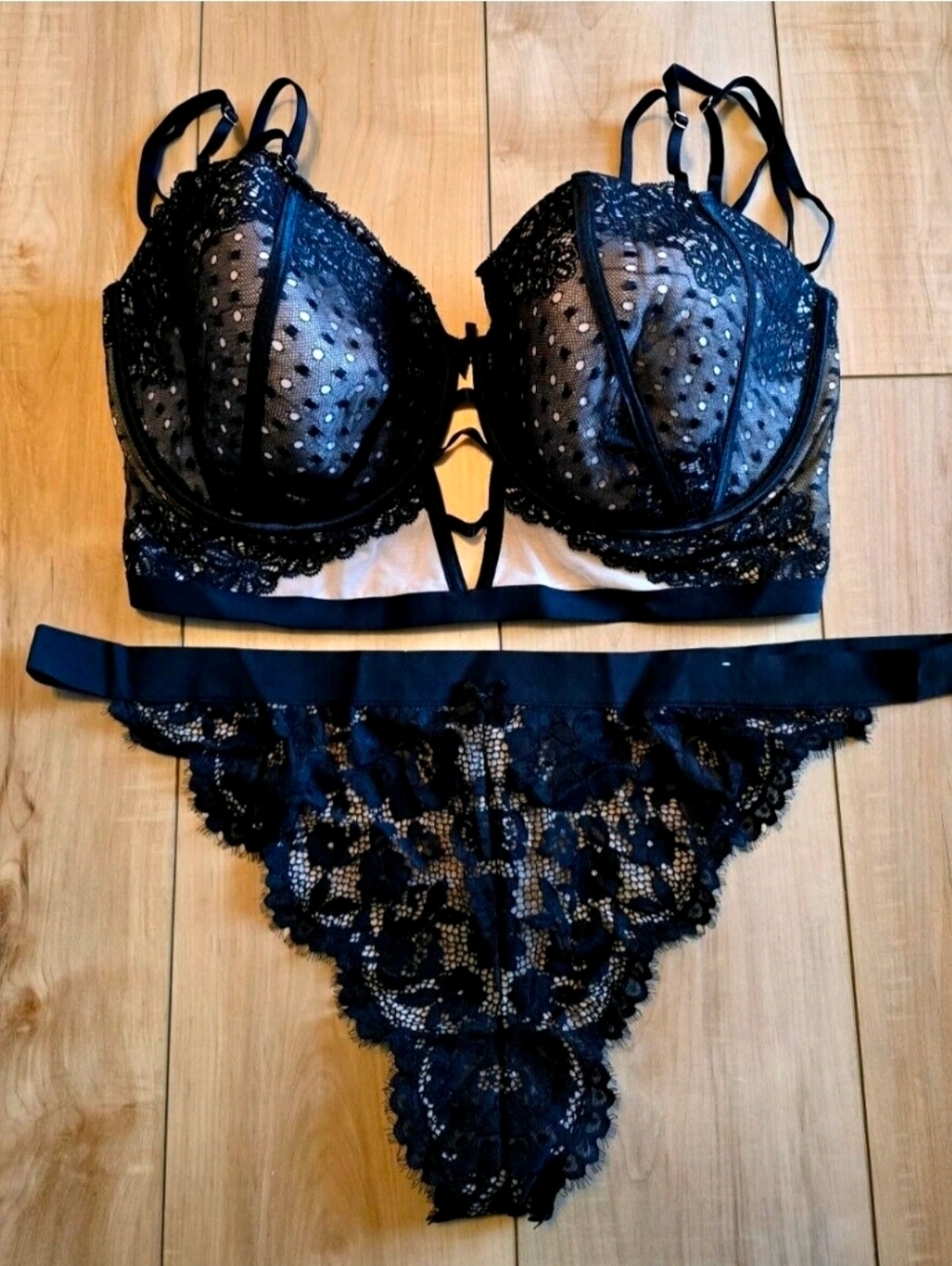 NWOT Lane Bryant Cacique Bra & panties set sz 38H  -  26/28
